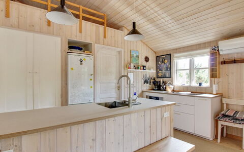Svenja - 600M from the Sea: Legna, Cucina, Mobilia, Pavimentazione, Interior Design, Soffitto, Pavimento, Controsoffitto, Elettrodomestico Da Cucina, Cabinetry