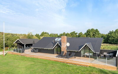 Ellenora - 1Km from the Sea