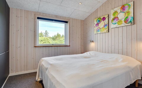 Siegfried - 500M from the Sea: Legna, Soffitto, Camera Da Letto, Camera, Plank, Color Legno, Latifoglie, Bedding, Pavimento In Legno, Lampada