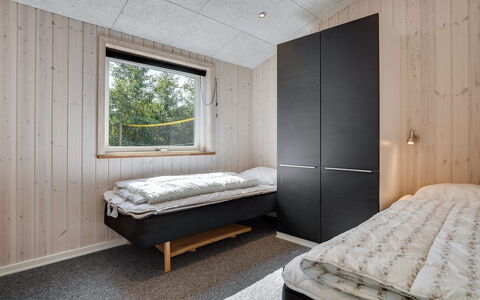 Siegfried - 500M from the Sea: Legna, Soffitto, Camera Da Letto, Camera, Latifoglie, Plank, Letto, Inverno, Bedding, Telaio Del Letto