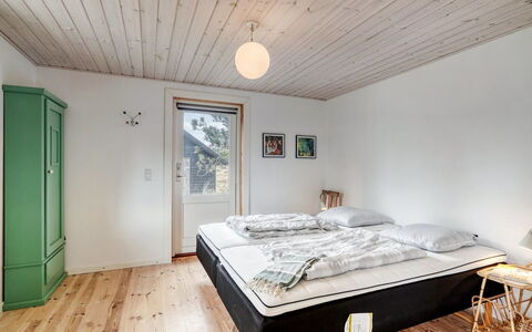 Thorgisl - 1.4Km from the Sea: Parete, Pavimentazione, Camera Da Letto, Interior Design, Legna, Pavimento, Mobilia, Soffitto, Letto, Pavimento In Legno