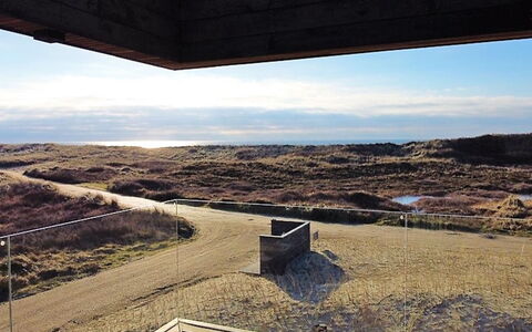 Caterina - 100M from the Sea: Arbusto, Urban Design, Groundcover, Brick, Appartamento, Estate, Muratura, Balcone, Landscaping