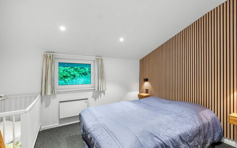 Tali - 700M from the Sea: Interior Design, Legna, Soffitto, Camera Da Letto, Pavimentazione, Mobilia, Pavimento, Letto, Illuminazione, Camera