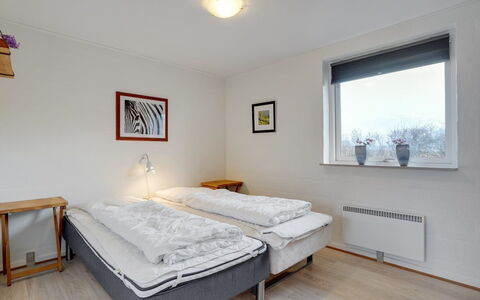 Dværg - 350M from the Sea: Parete, Letto, Camera Da Letto, Legna, Interior Design, Mobilia, Pavimento, Soffitto, Pavimentazione, Lenzuolo