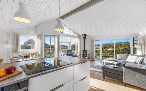 Thorgny - from the Sea: Legna, Pavimentazione, Cucina, Interior Design, Mobilia, Pavimento, Controsoffitto, Soffitto, Casa, Cucina & Sala Da Pranzo Tavolo