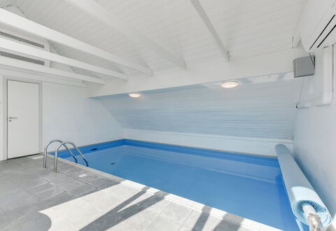 Laetitita - from the Sea: Pavimentazione, Pavimento, Soffitto, Materiale Composito, Piscina, Attico, Design, Illuminazione Diurna, Ricorrere, Hotel