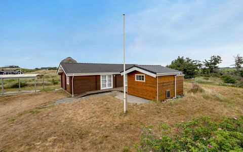 Herfrid - 600M from the Sea: Erba, Casa, Tetto, Casa, Villetta, Arbusto, Lotto, Area Rurale, Agriturismo, Groundcover