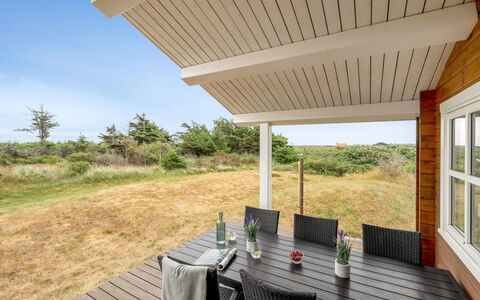 Herfrid - 600M from the Sea: Erba, Casa, Tetto, Casa, Villetta, Arbusto, Lotto, Area Rurale, Agriturismo, Groundcover