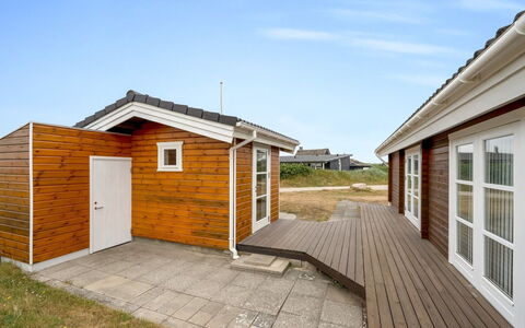 Herfrid - 600M from the Sea: Erba, Casa, Tetto, Casa, Villetta, Arbusto, Lotto, Area Rurale, Agriturismo, Groundcover