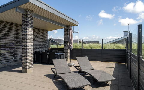 Synthia - 300M from the Sea: Estate, Azienda Agricola