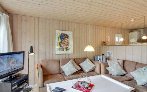 Elmeri - from the Sea: Mobilia, Interior Design, Legna, Pavimentazione, Soffitto, Camera, Pavimento, Divano, Soggiorno, Illuminazione