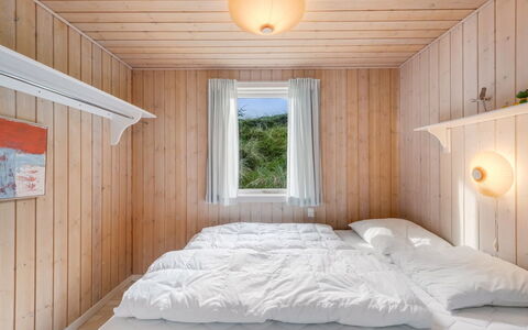 Elmeri - from the Sea: Camera Da Letto, Legna, Letto, Lenzuolo, Interior Design, Bedding, Pavimento, Soffitto, Pavimentazione, Mobilia
