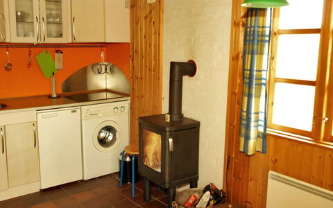 Soeren - from the Sea: Legna, Pavimentazione, Mobilia, Pavimento, Interior Design, Camera, Elettrodomestico Da Cucina, Color Legno, Apparecchio Major, Cucina