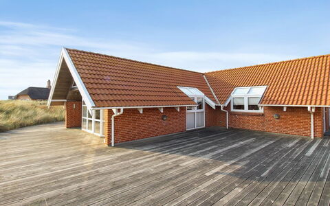 Drusilla - 800M from the Sea: Arbusto, Urban Design, Groundcover, Brick, Appartamento, Estate, Muratura, Balcone, Landscaping