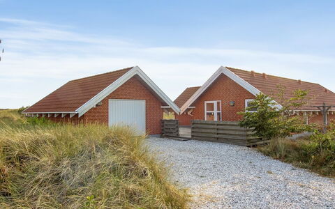 Drusilla - 800M from the Sea: Arbusto, Urban Design, Groundcover, Brick, Appartamento, Estate, Muratura, Balcone, Landscaping