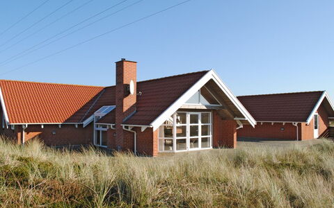 Drusilla - 800M from the Sea: Arbusto, Urban Design, Groundcover, Brick, Appartamento, Estate, Muratura, Balcone, Landscaping