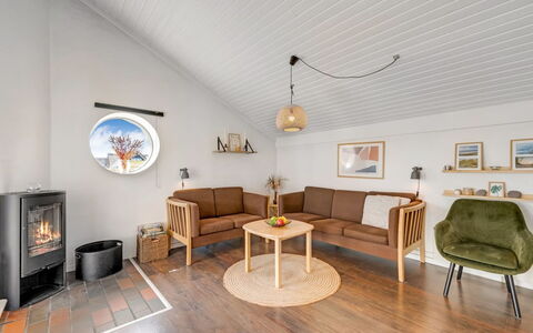 Jænis - from the Sea: Mobilia, Pavimentazione, Parete, Interior Design, Legna, Pavimento, Divano, Soggiorno, Soffitto, Pavimento In Legno