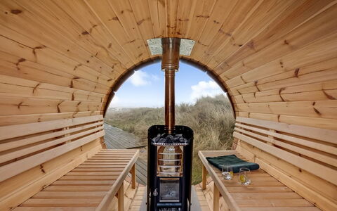 Malgest - 100M from the Sea: Tetto, Lotto, Villetta, Casa, Area Rurale, Capannone, Raccordo, Edifici Giardino, Log Cabin, Capanna