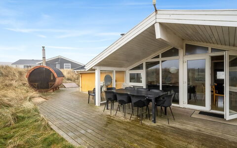 Malgest - 100M from the Sea: Tetto, Lotto, Villetta, Casa, Area Rurale, Capannone, Raccordo, Edifici Giardino, Log Cabin, Capanna