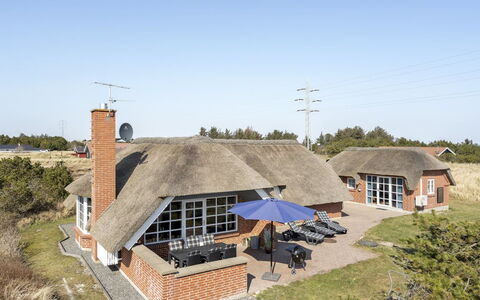 Lavina - 950M from the Sea: Casa, Tetto, Casa, Villetta, Capannone, Edifici Giardino, Raccordo, Cortile, Log Cabin, Capanna