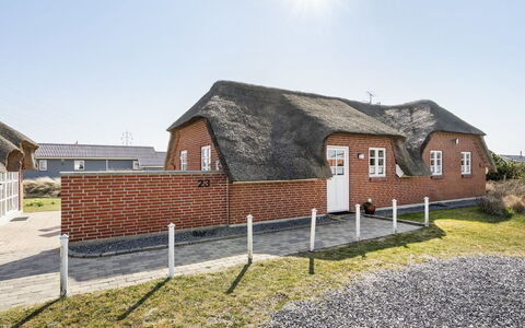 Lavina - 950M from the Sea: Casa, Tetto, Casa, Villetta, Capannone, Edifici Giardino, Raccordo, Cortile, Log Cabin, Capanna