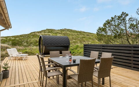 Arvo - from the Sea: Arbusto, Urban Design, Groundcover, Brick, Appartamento, Estate, Muratura, Balcone, Landscaping