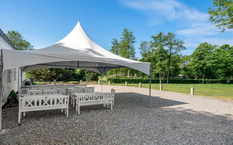 Eini - 4.5Km from the Sea: Baldacchino, Shade, Gazebo, Giardino, Struttura Esterna, Tenda, Padiglione, Prato, Landscaping, Parco