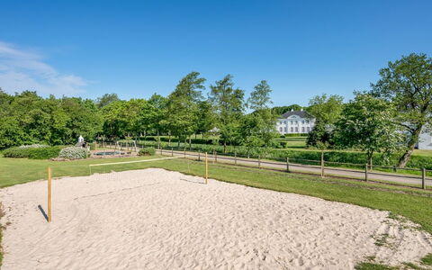 Eini - 4.5Km from the Sea: Prato, Giardino, Parco, Landscaping, Recinzione, Piantagione