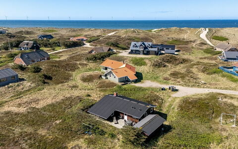 Brigit - 200M from the Sea: Legna, Casa, Villetta, Casa, Tetto, Area Rurale, Raccordo, Log Cabin, Edifici Giardino, Latifoglie