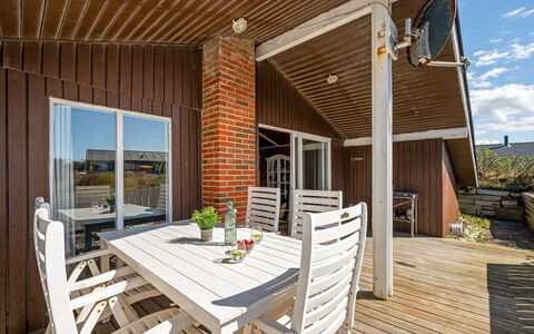 Brigit - 200M from the Sea: Legna, Casa, Villetta, Casa, Tetto, Area Rurale, Raccordo, Log Cabin, Edifici Giardino, Latifoglie