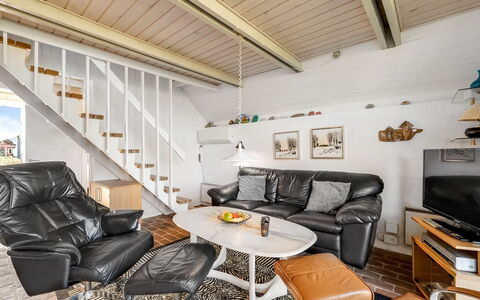 Iines - 200M from the Sea: Mobilia, Interior Design, Divano, Pavimentazione, Soggiorno, Legna, Pavimento, Soffitto, Camera, Casa