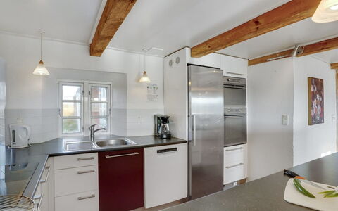 Answald - 250M from the Sea: Cucina, Controsoffitto, Pavimentazione, Legna, Soffitto, Interior Design, Cabinetry, Elettrodomestico Da Cucina, Lavandino Della Cucina, Pavimento