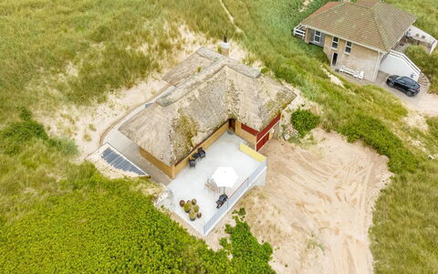 Zora - 100M from the Sea: Legna, Casa, Villetta, Casa, Tetto, Area Rurale, Raccordo, Log Cabin, Edifici Giardino, Latifoglie