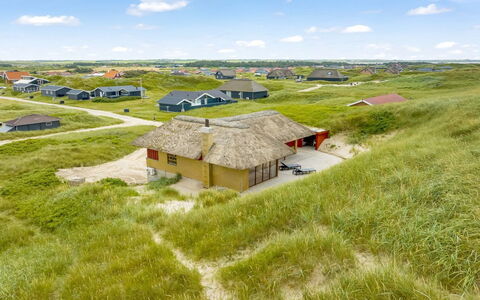 Zora - 100M from the Sea: Legna, Casa, Villetta, Casa, Tetto, Area Rurale, Raccordo, Log Cabin, Edifici Giardino, Latifoglie