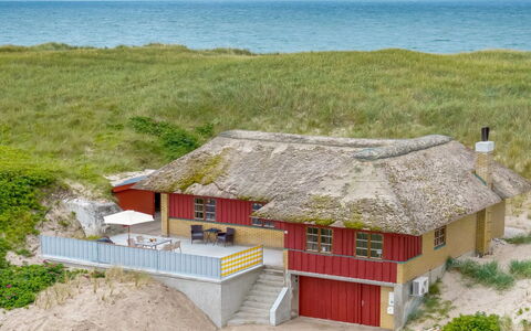 Zora - 100M from the Sea: Legna, Casa, Villetta, Casa, Tetto, Area Rurale, Raccordo, Log Cabin, Edifici Giardino, Latifoglie