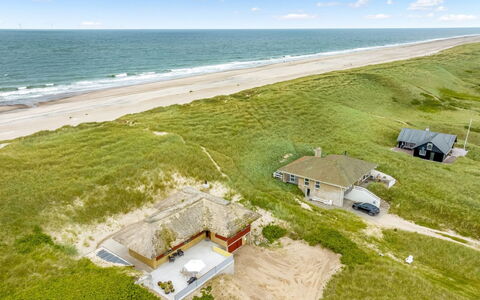 Zora - 100M from the Sea: Legna, Casa, Villetta, Casa, Tetto, Area Rurale, Raccordo, Log Cabin, Edifici Giardino, Latifoglie