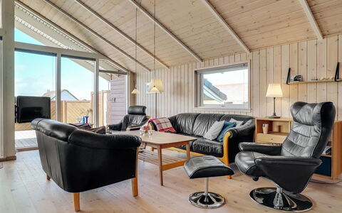 Horsten - 350M from the Sea: Legna, Soffitto, Casa, Mobilia, Villetta, Latifoglie, Pavimento In Legno, Sedia, Plank, Soggiorno