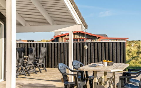 Horsten - 350M from the Sea: Legna, Portico, Tetto, Shade, Porta, Deck, Mobili Da Esterno, Color Legno, Latifoglie, Plank