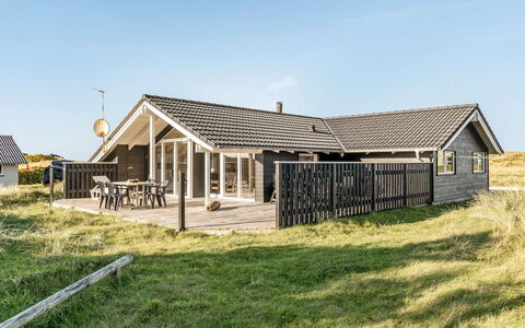 Horsten - 350M from the Sea: Legna, Tetto, Architettura, Casa, Casa, Villetta, Area Rurale, Raccordo, Portico, Estate