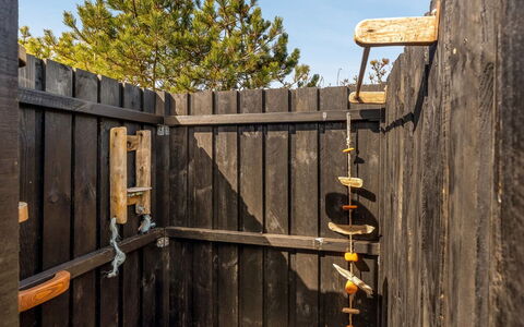 Avelin - 800M from the Sea: Legna, Latifoglie, Plank, Color Legno, Backyard, Home Scherma, Legname, Recinzione