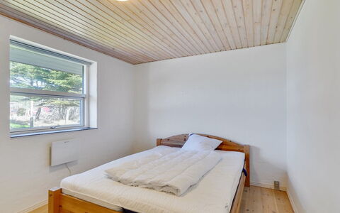 Örjan - 400M from the Sea: Parete, Pavimentazione, Interior Design, Pavimento, Legna, Soffitto, Camera Da Letto, Pavimento In Legno, Camera, Letto