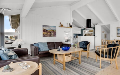 Laurentius - 300M from the Sea: Mobilia, Interior Design, Legna, Pavimentazione, Pavimento, Soffitto, Soggiorno, Divano, Casa, Pavimento In Legno