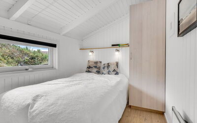 Laurentius - 300M from the Sea