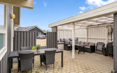 Laurentius - 300M from the Sea