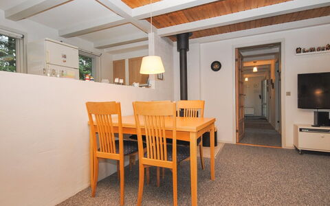 Amber - 500M from the Sea: Legna, Casa, Villetta, Casa, Tetto, Area Rurale, Raccordo, Log Cabin, Edifici Giardino, Latifoglie