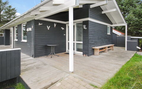 Amber - 500M from the Sea: Legna, Casa, Villetta, Casa, Tetto, Area Rurale, Raccordo, Log Cabin, Edifici Giardino, Latifoglie