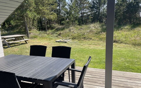 Felicia - 800M from the Sea: Legna, Mobilia, Mobili Da Esterno, Sedia, Tavolo Esterno, Shade, Latifoglie, Struttura Esterna, Color Legno, Portico