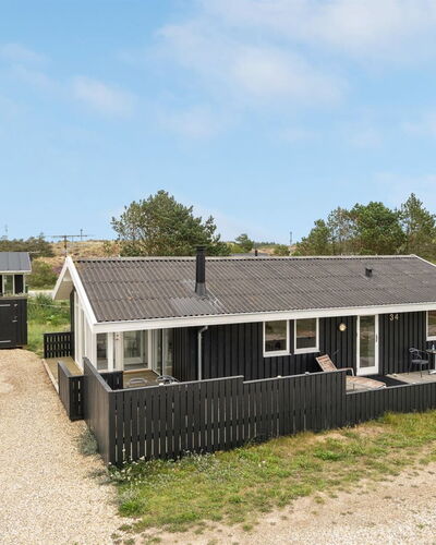 Mads - 950M from the Sea