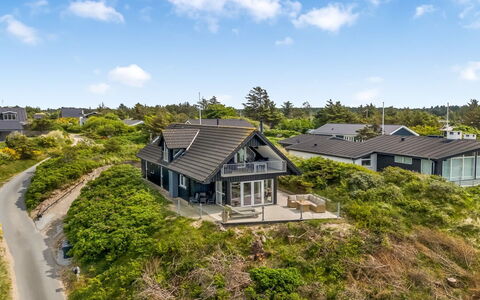 Skamhals - 700M from the Sea: Arbusto, Urban Design, Groundcover, Brick, Appartamento, Estate, Muratura, Balcone, Landscaping