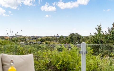 Skamhals - 700M from the Sea: Arbusto, Urban Design, Groundcover, Brick, Appartamento, Estate, Muratura, Balcone, Landscaping